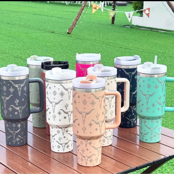 40oz Water tumbler , Laser Cowhead Pattern Water Cup With Straw, Portable Large - Picture 4 of 4